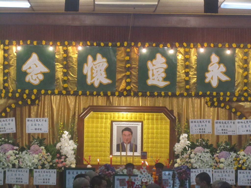 靈堂門口