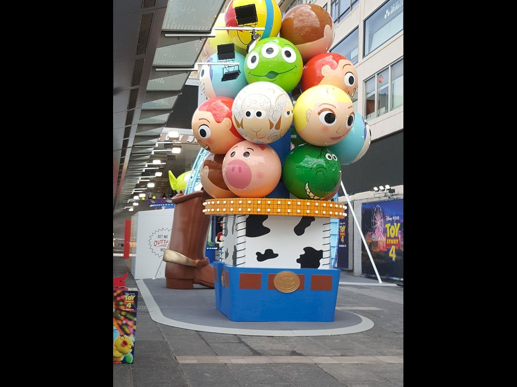 在海運大廈正門地下舉行的展覽
