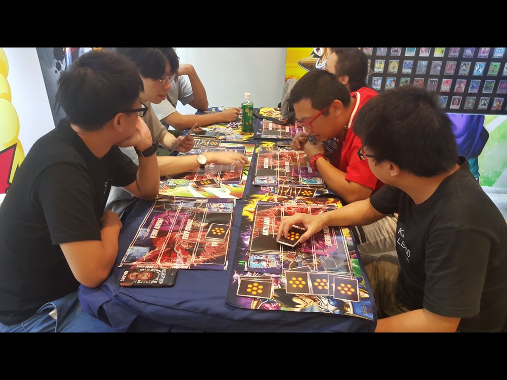 12樓「食通天」內除了設置遊戲卡展覽外,週末亦會舉行試玩活動,以及於星期日舉行比賽