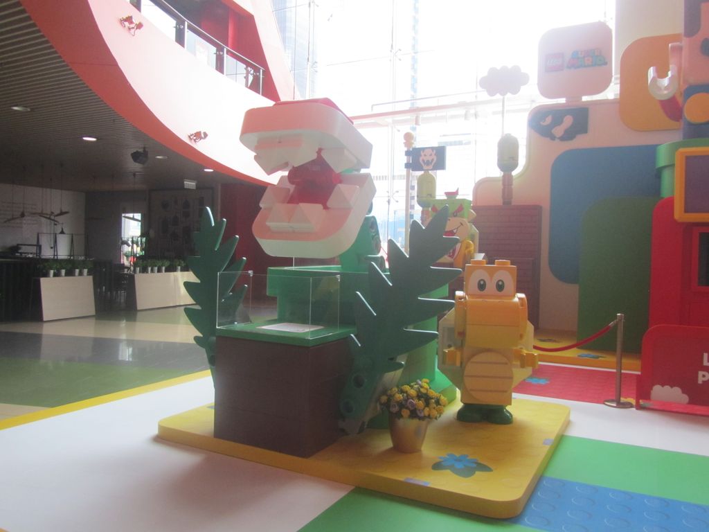 5樓中庭「Lego Super Mario 冒險世界」大型裝置外觀
