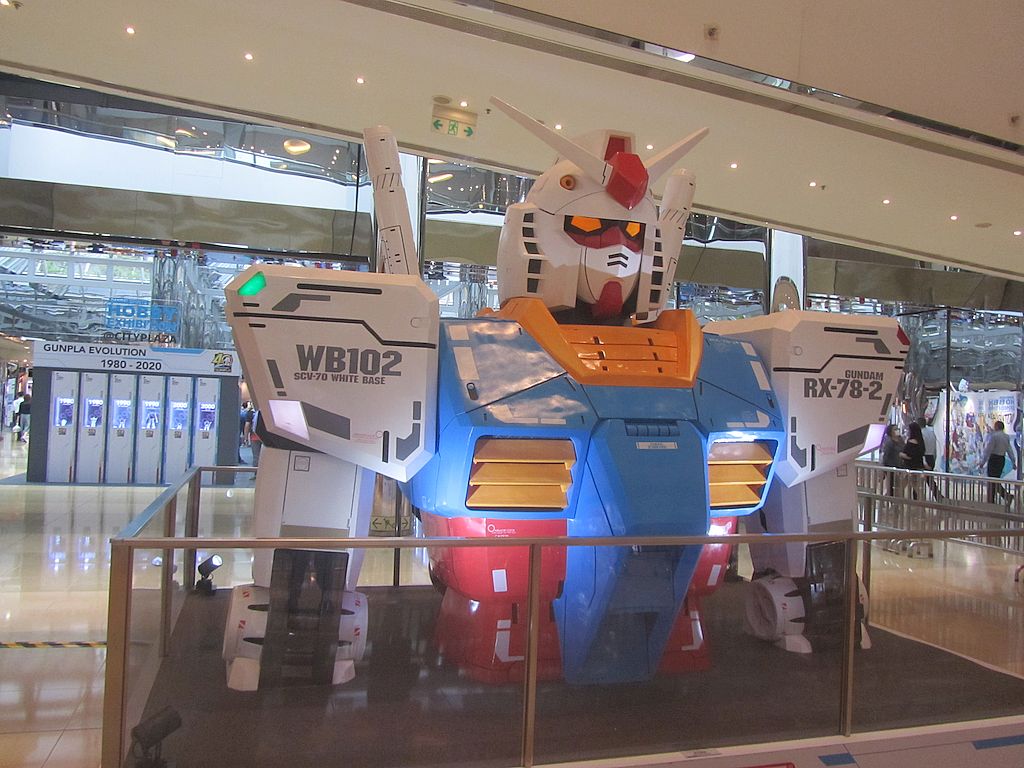 近入口的高達 RX-78-2 頭部模型