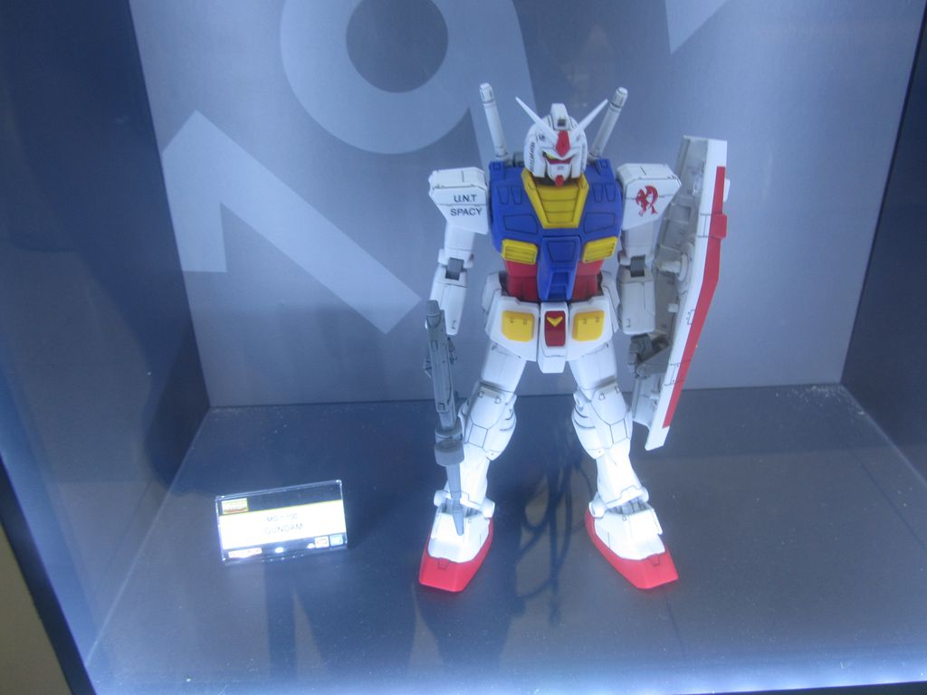 歷代不同大小比例的高達 RX-78-2 模型展示