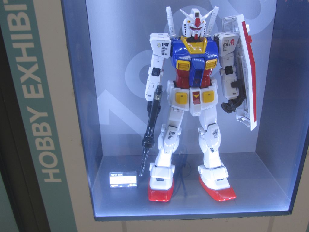 歷代不同大小比例的高達 RX-78-2 模型展示