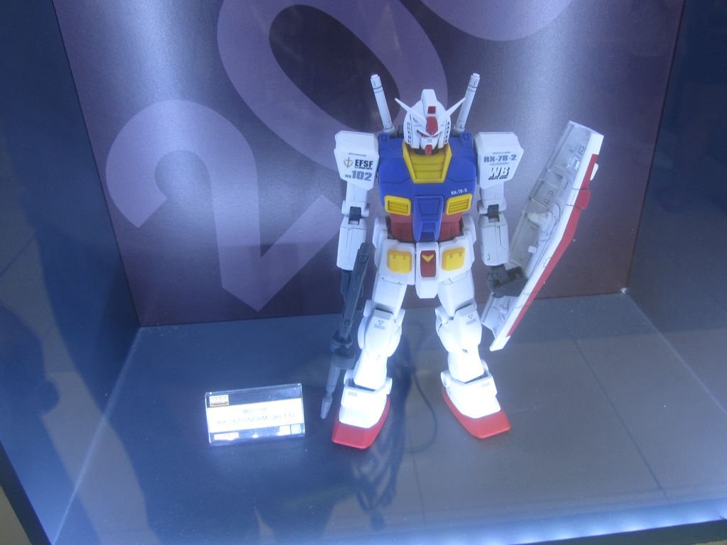 歷代不同大小比例的高達 RX-78-2 模型展示