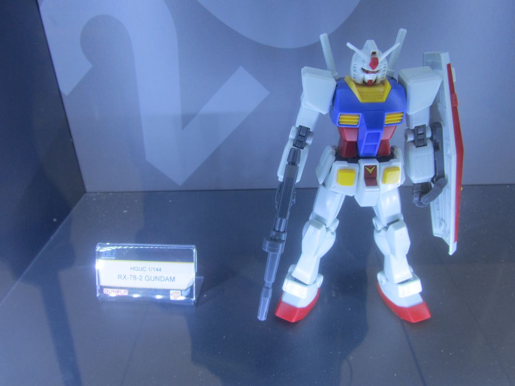 歷代不同大小比例的高達 RX-78-2 模型展示