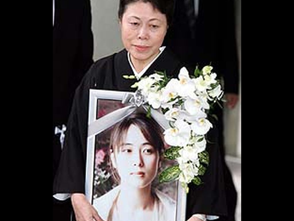 坂井泉水於2007年5月27日（星期日）離世後兩天即5月29日（星期二）舉行私人喪禮